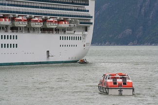 Cruise ship discharge sampling by small EPA vessel