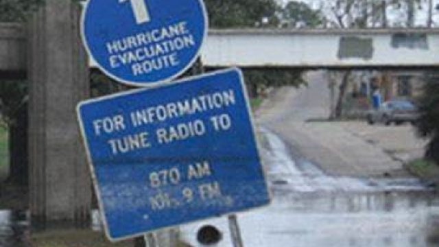 Hurricane evacuation sign with flooding shown