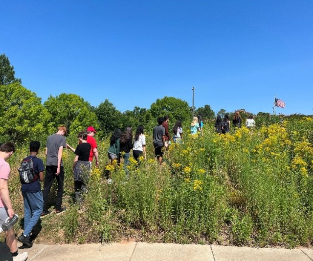 SSI participants take a nature walk on EPA-RTP’s campus.