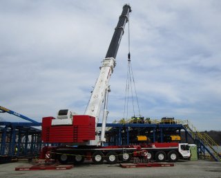 Crane Utilized for Lifts of Heavy Equipment (e.g. Hydraulic Dredge, Filter Presses) – April 2017