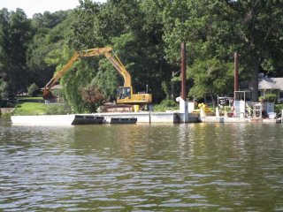 Mechanical Dredging of Shoreline to Facilitate Subsequent Hydraulic Dredging – July 2017