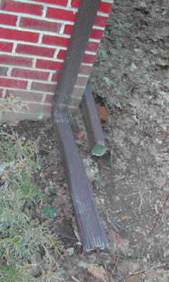 Photo of a poorly installed drain pipe