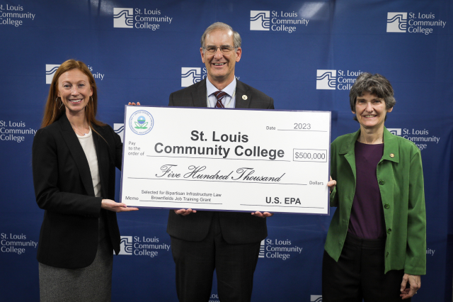 EPA presents ceremonial check to St. Louis Community College