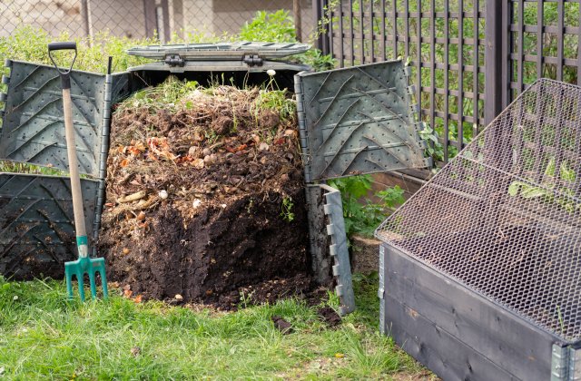 Setting up Backyard Composting, Environmental Center