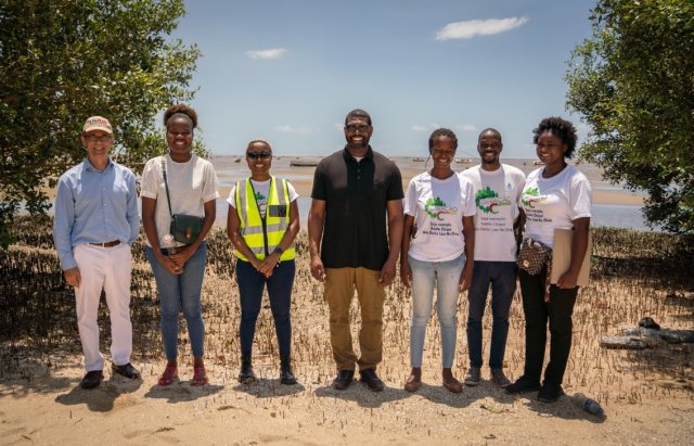  Administrator Regan at Fisherman’s Beach meeting with youth activists. January 23, 2024