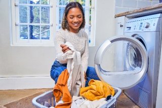 Removing laundry from a washing machine